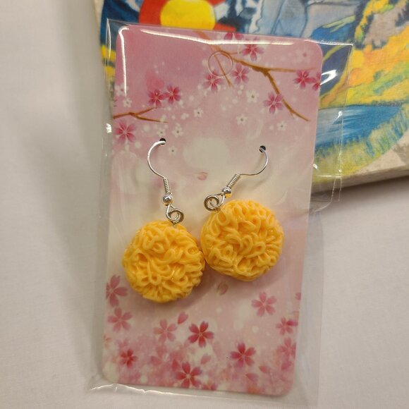 RAMEN NOODLE EARRINGS - Picture 2 of 2